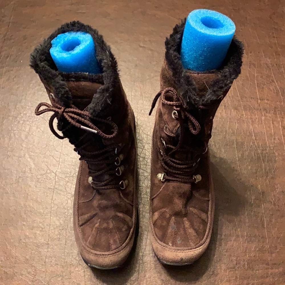 Columbia Dark Brown suede boots.  Size W9.5.